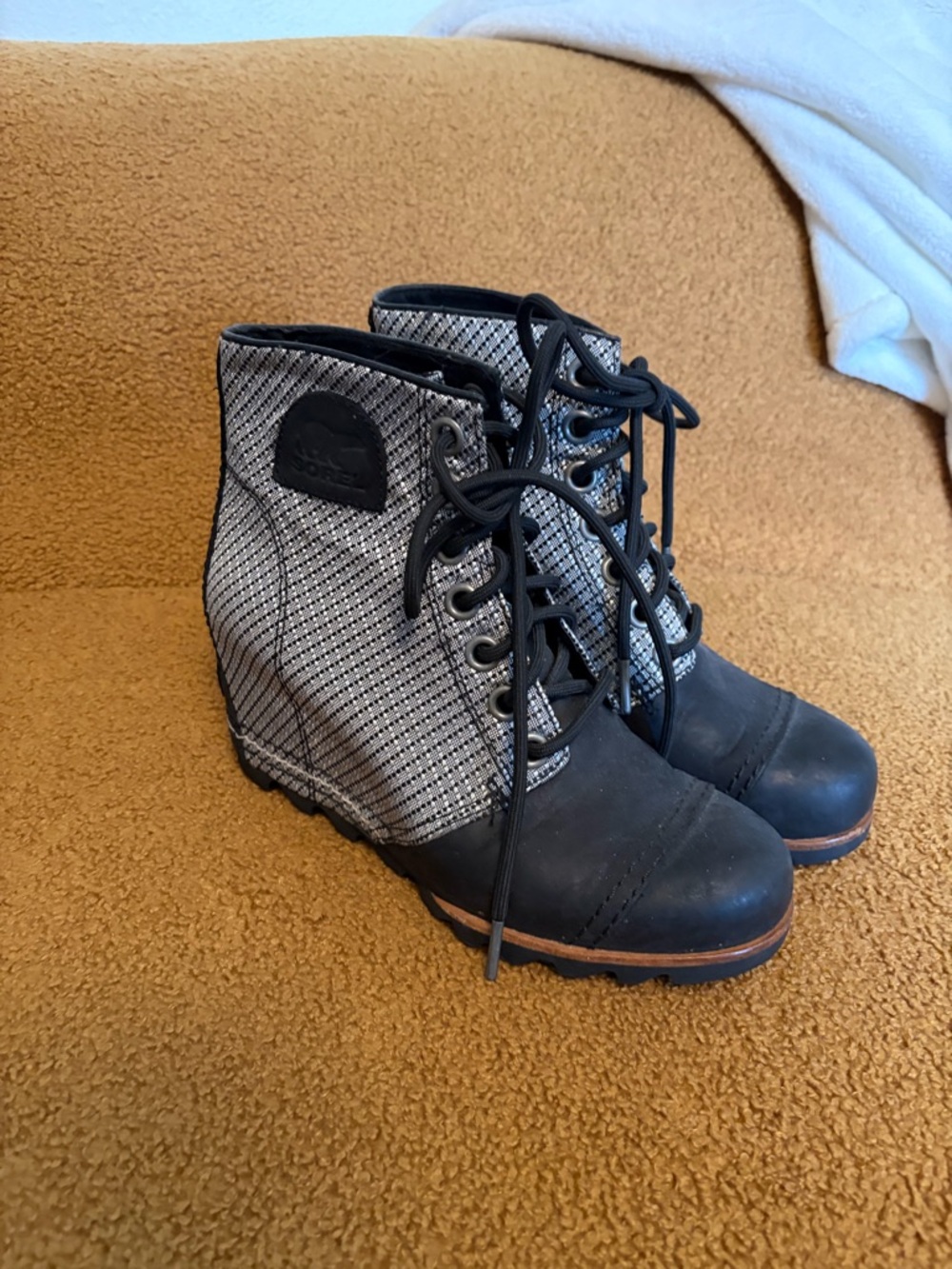 Sorel PDX 1964 Premium™ Wedge Black  & White Lace-Up Women's Ankle Boots